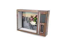 Cargar imagen en el visor de la galería, Pin: Extraterrestres de Ciudad Satélite